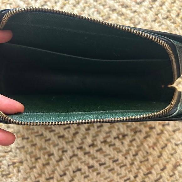 Louis vuitton Taiga green clutch - Picture 2 of 12